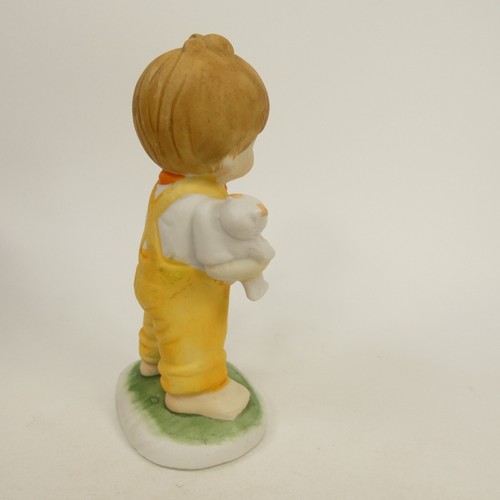 Estatuilla de Pascua de cerámica Spring Time Kiddos niño con oso de peluche y botella WMJJ2 - Imagen 5 de 11