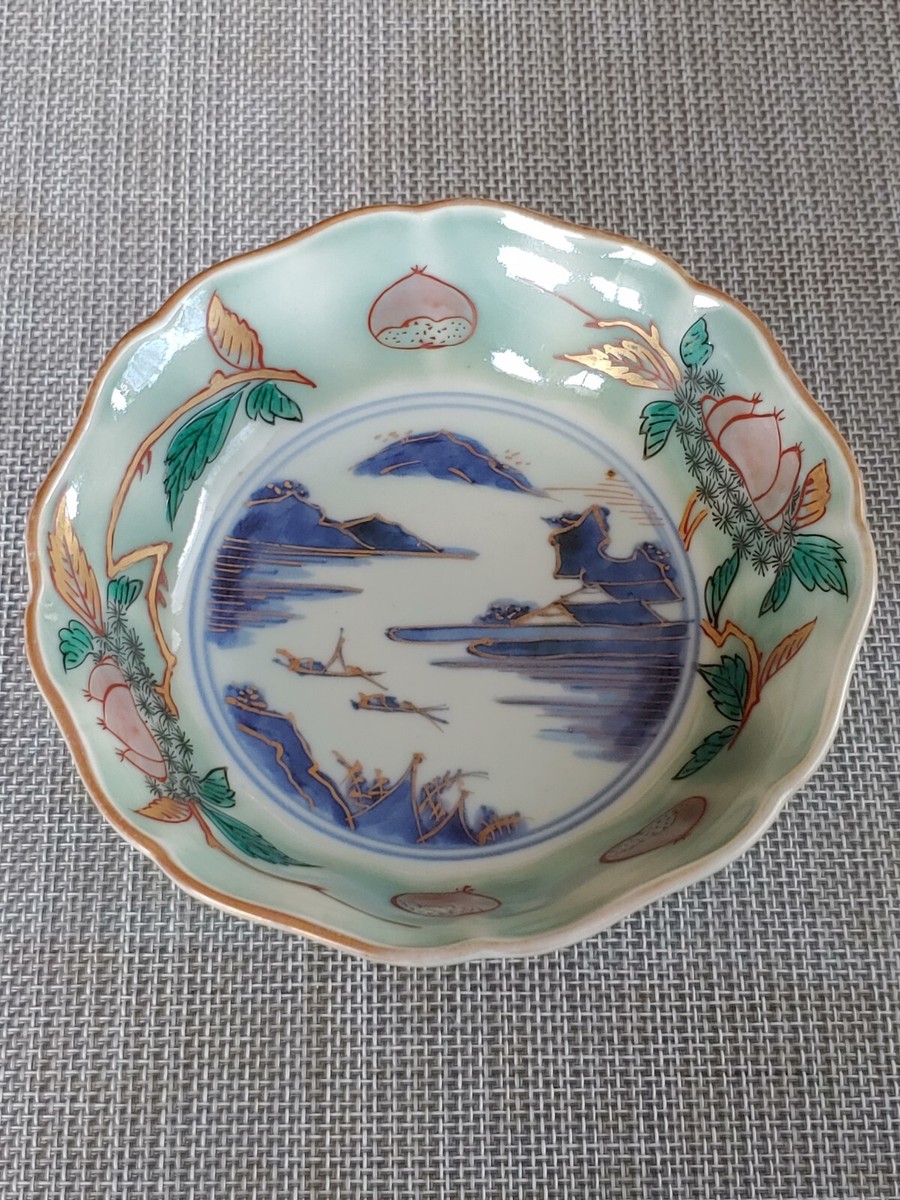 乾隆青花五彩加金彩豆青釉瓷山水葵口碗Chinese 19Th Green Glazed Blue