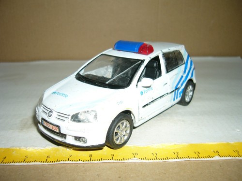 Welly, VW Golf V, Politie, No 42361, Rückziehmotor nicht ok, China, 0,123 kg, 11