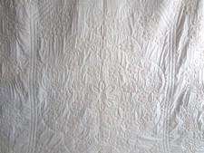 VINTAGE QUILT, HAND QUILTED, HAND EMBROIDERED, CANDLEWICKING, 90 X 103, AMAZING
