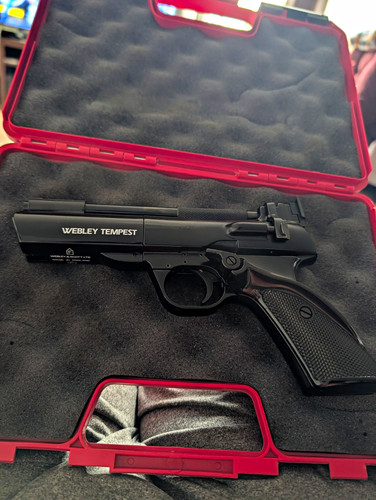 Webley & Scott Tempest .177/4.5mm Spring-Piston Pellet Air Pistol w/case