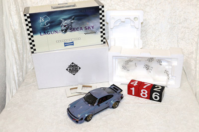 Exoto Porsche 934 / 935 STANDOX LAGUNA SECA SKY SELTEN Modellauto 1:18  -186-