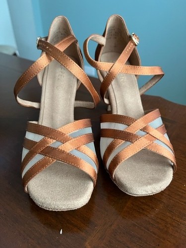 CAPEZIO Lady's BALLROOM shoes PAOLA BR4007W 9.5M CIN heel 2.5" - Picture 3 of 7