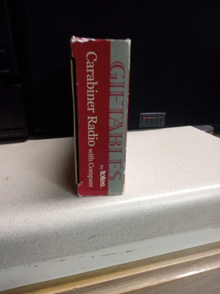 Giftables by Totes - Carabiner Radio With Compass- New In Box. - Image 4 of 4