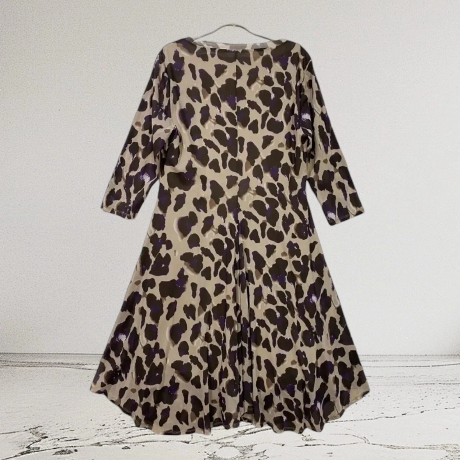 VETEMENTS Abito midi donna Tahari taglia 14 orlo asimmetrico stampato maglia sovrapposizione scollo V nuovo con etichetta