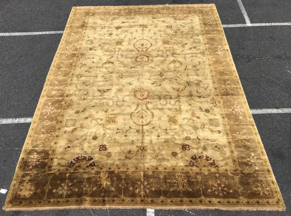 A PALACE SIZE MODERN INDIAN RUG - Image 2 of 4