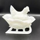 RARE Vintage Westmoreland hen on a sleigh milk glass Dish￼