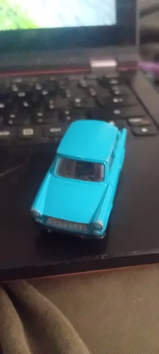 MAISTO TRABANT 601 1:64 DIE CAST METAL MODEL LOOSE - Picture 2 of 6