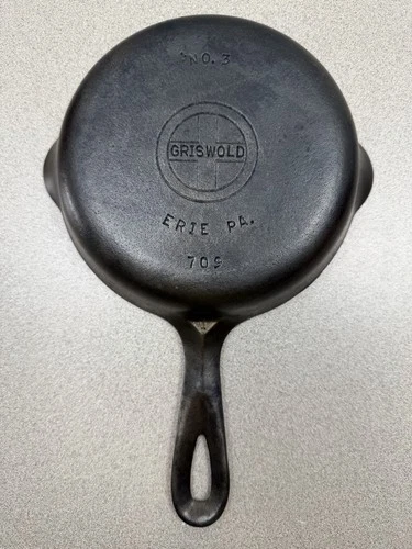 VTG Griswold #3 Skillet Small Block Logo 709 Erie PA Sits Flat SUPERB NO RESERVE