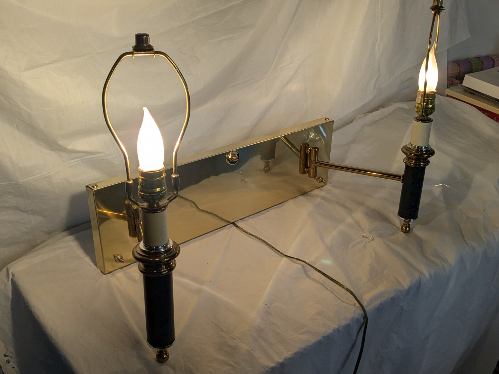 Mid Century Modern Brass Double Lamp Wall Sconce NOS 80s Hollywood Regency rare