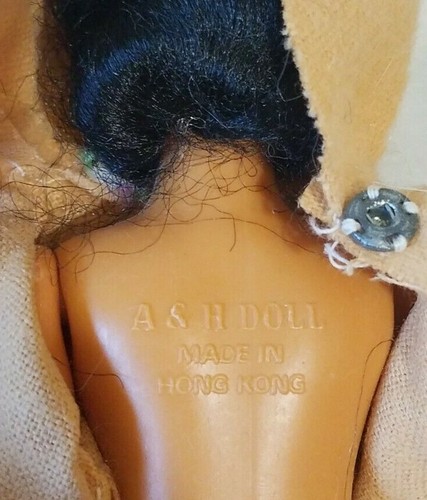 Vintage A&H Dolls Of The World Alaska Eskimo Doll with Sleep Eyes 8" - Picture 6 of 6