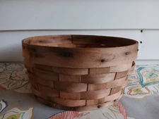 round basket 9 Inches Wide 4" High Wood Bottom (Pa)