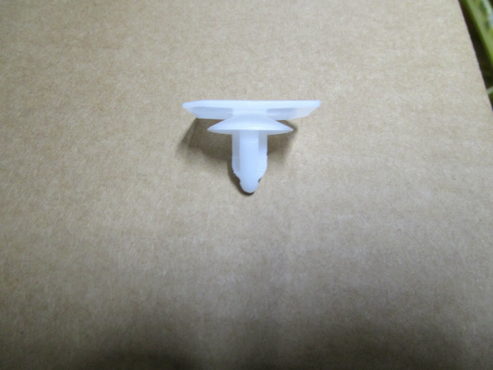 VE VF Commodore Door Sill Scuff Plate Mould Trim Clip Fastener X5