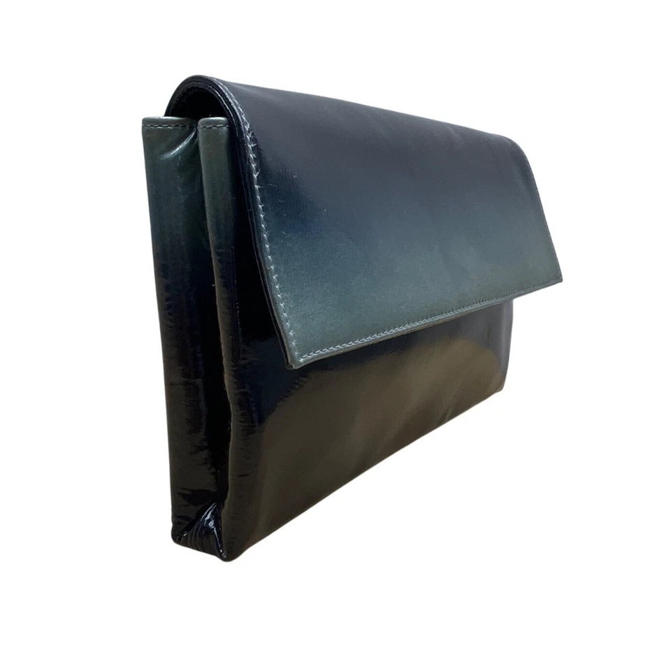 Bolso sin asas Charles David para mujer de cuero metálico negro con cierre a presión Foto 4 de 4