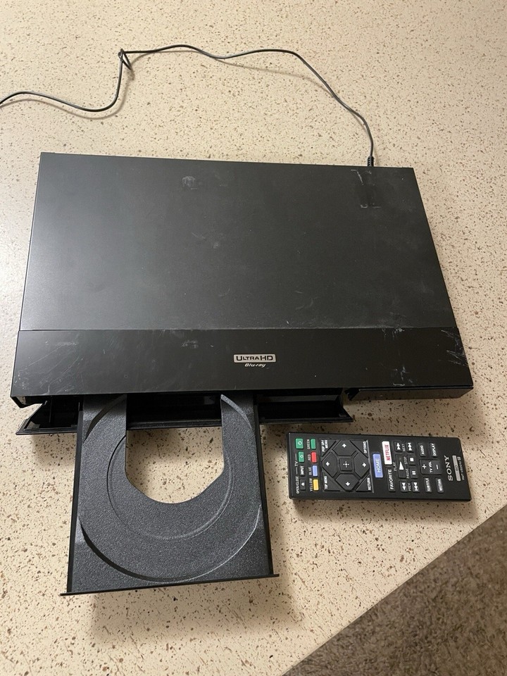 Sony 4K Ultra HD Blu Ray Player with Dolby Vision UBPX700 690000554117