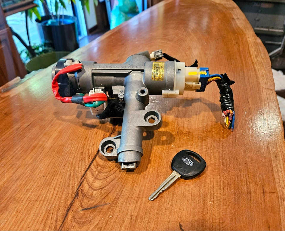 2006-2014 Kia Sedona Ignition Switch & Door Lock Set w/ 1 Key & Immobilizer OEM - Image 2 of 4