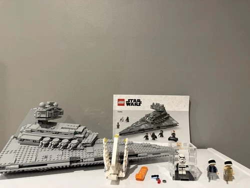 LEGO 75394 Imperial Star Destroyer with 3 Minifigures With Minfig Case