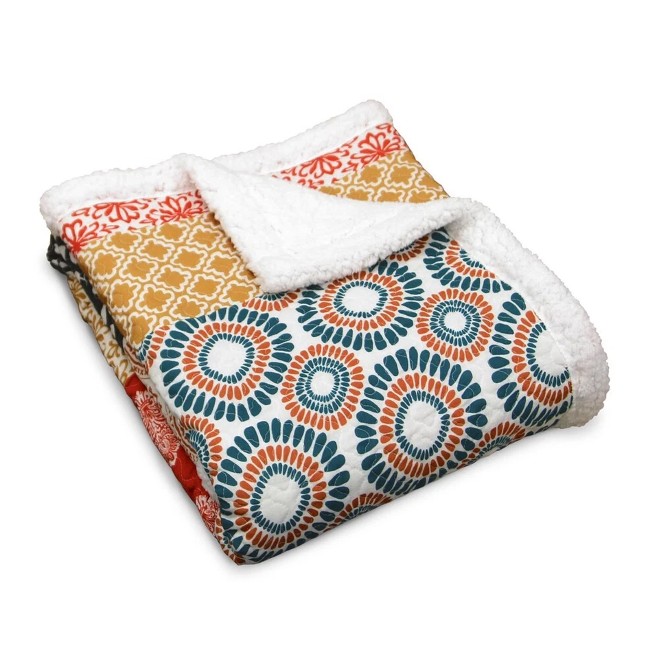 The Curated Nomad Presidio Bohemian Stripe Sherpa Throw Foto 2 de 4