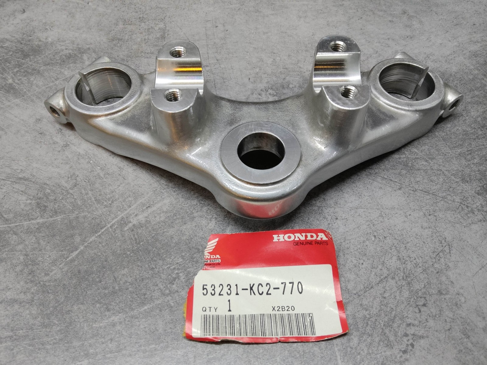 Té supérieur de fourche HONDA CM125CJ CM125CN CM125CP direction 53231-KC2-770