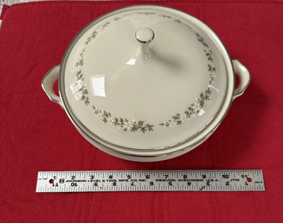 Lenox Fine China BROOKDALE Covered Serving Bowl Platinum Trim