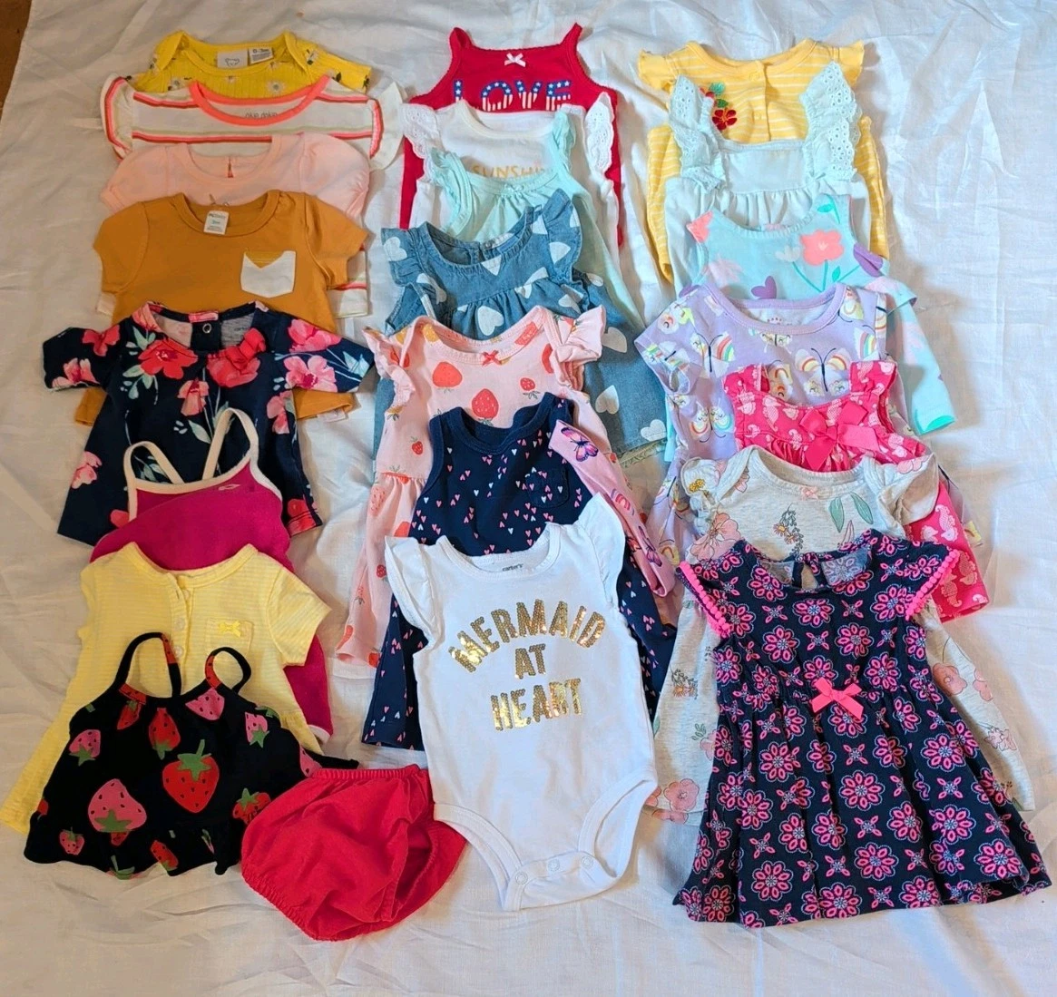 Baby Girl 0-3 Mo. Summer Clothing Lot (23 Items) Mostly Carter's