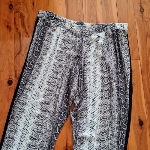 Women's size 14 'INDIKAH' Gorgeous snakeprint pants with black side trim - EUC - Picture 2 of 6