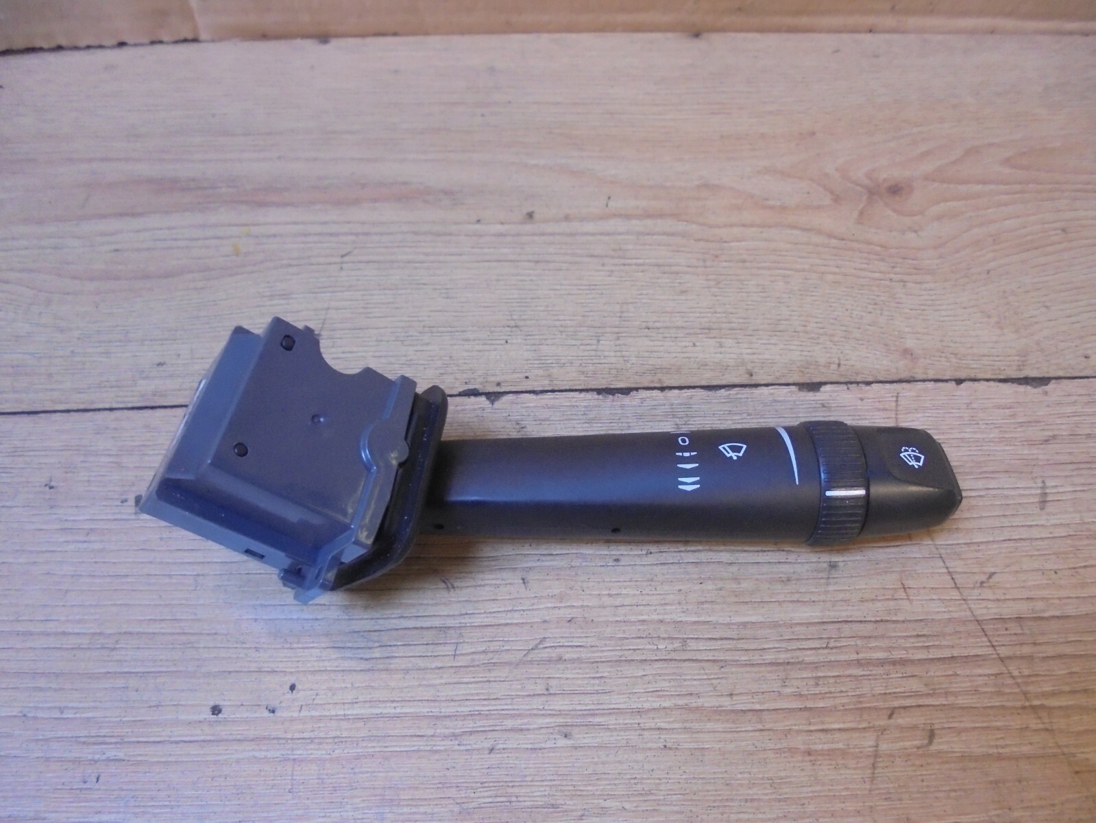 2003 Volvo S80 Wiper Stalk Switch Part #8691695