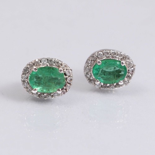 Genuine Emerald Studs Minimalist Cluster Earrings 925 Sterling Silver Vintage - Picture 1 of 3