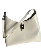 Vtg Guess Off-White Shoulder Bag Purse  Y2K Silver Magnetic Logo Strap 10.5”wide