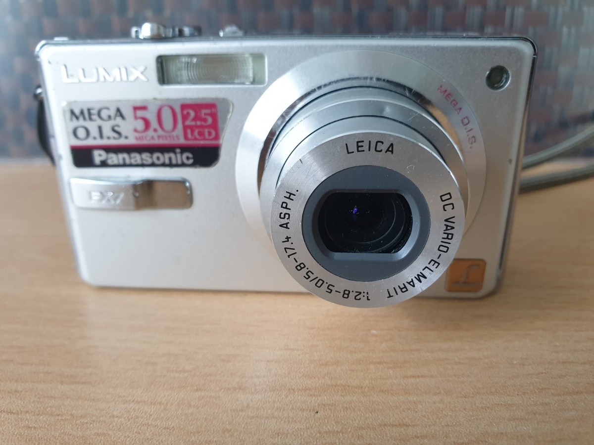 Panasonic DMC-FX7 Panasonic LUMIX DMC-FX7 1:2.8-5.0/5.8-17.4