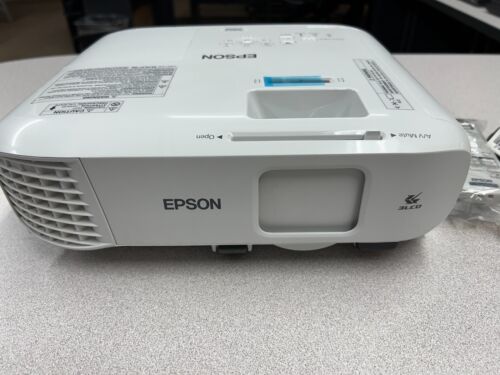 Epson H875A Powerlite 2142w 3 LCD WXGA Projector 4200 Lumens 3154 Lamp Hours - Picture 1 of 7