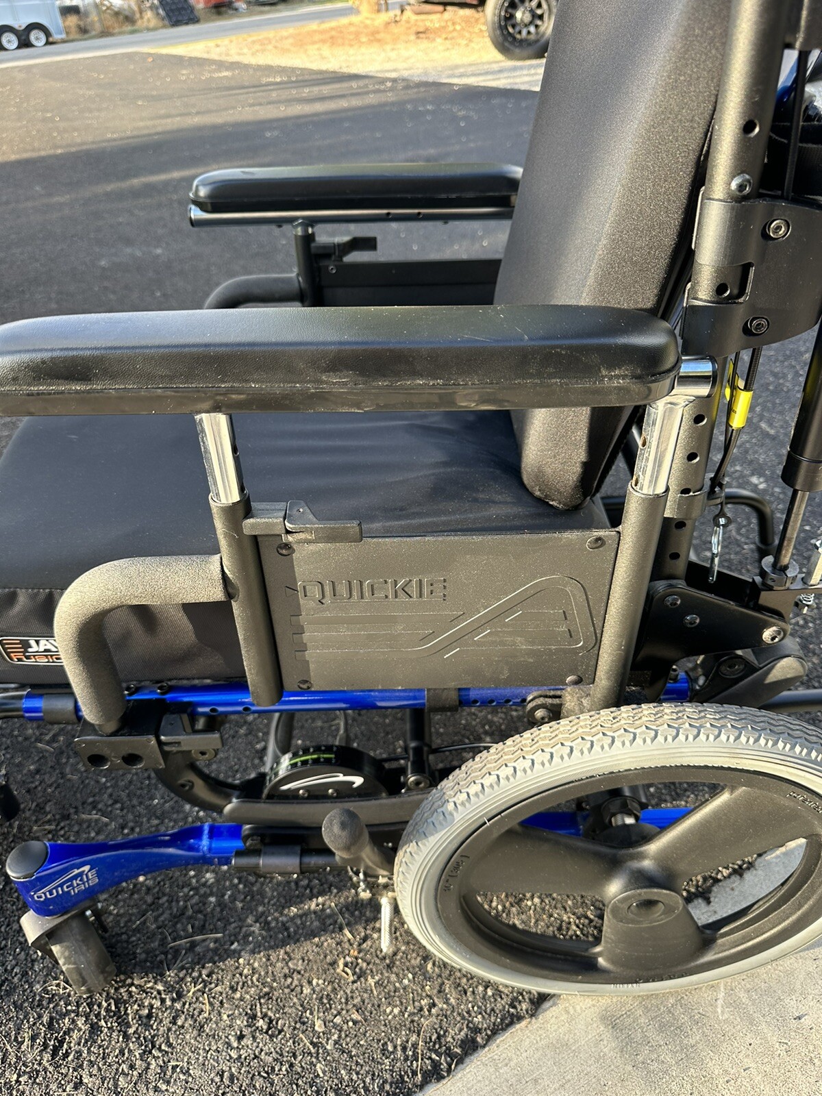 Quickie Zippie Iris Tilting Wheelchair W/Jay 3 Seat Excellent Condition