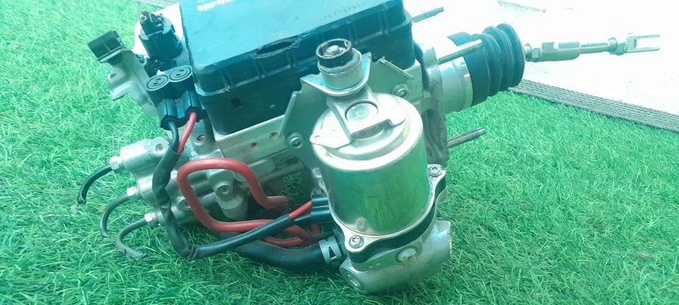 2016-2021 LEXUS LX570 ABS POWER BRAKE BOOSTER MASTER CYLINDER WITH RESERVOIR OEM - Image 4 of 4