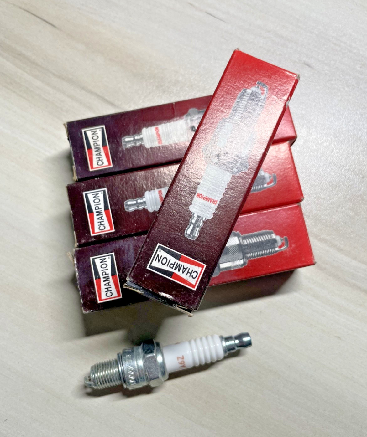 Champion 808 Copper Plus Spark Plug Z9Y - LOT OF 4