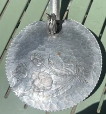 Vintage Rodney Kent Silent Butler Hammered Aluminum Flip Lid Crumb Catcher Tulip