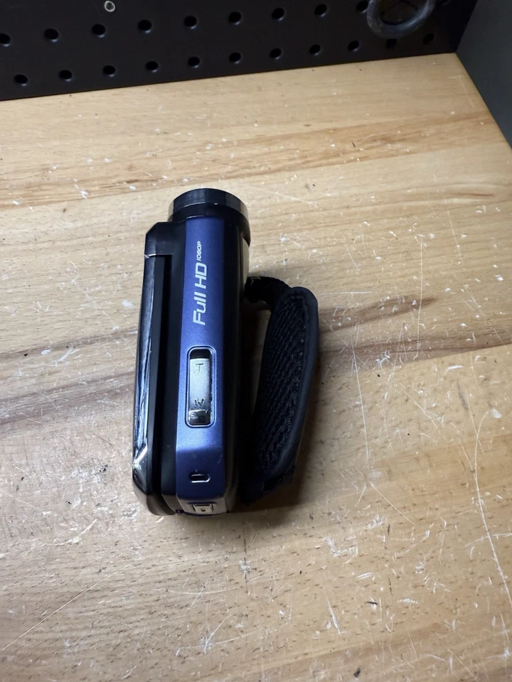 (L) Bell And Howell Full HD Camcorder DV30HD (NO CHARGE CABLE) - Image 2 of 4