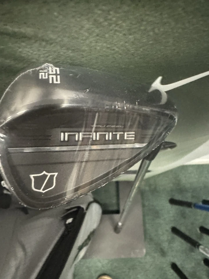 Wilson Golf Club Infinite 52* Gap Wedge 52-12 KBS Tour 105 Nuevo Foto 2 de 4