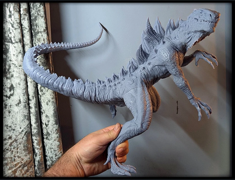 Godzilla 1998 Maquett Prop Replica 16" Tall Unpainted Kit - Image 2 of 4