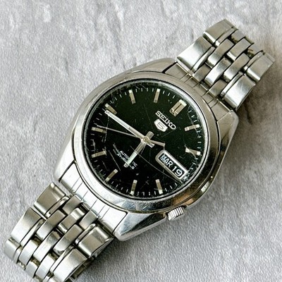 Vintage SEIKO 5 Black Dial Day Date Automatic Watch Japan 7S26-01V0