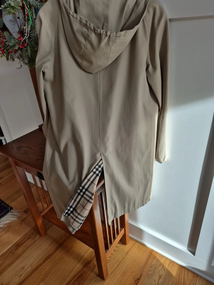 Gabardina Burberry mujer talla 6 con forro de firma Foto 4 de 4