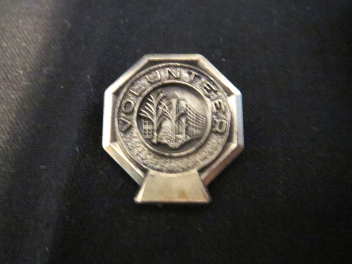 Vintage Hershey Medical Ctr Volunteer Brooch #2903 - Picture 5 of 5