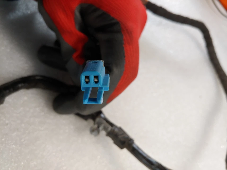 2005-2013 Chevrolet Corvette Z06 OEM Rear Body Wire Harness 25963808, 10362535 - Image 4 of 4