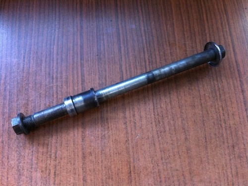 Steckachse hinten Hinterachse Eje Axis Achse Hinterrad Kawasaki Z 750 GT
