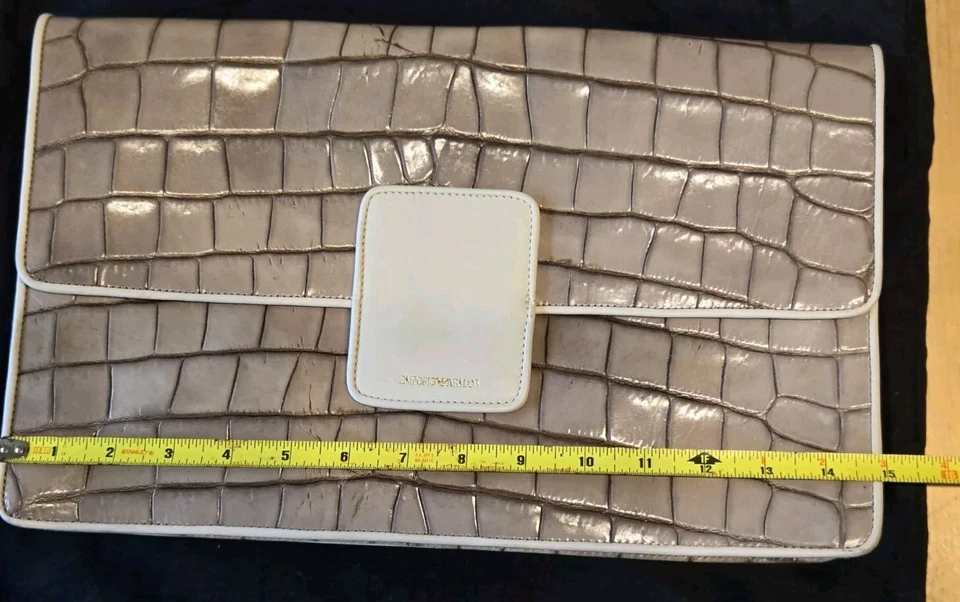 Bolso de mano/cartera de mano Emporio Armani vintage de cuero de becerro topo, patrón de cocodrilo Foto 3 de 4