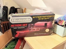 Nintendo NES Action Set Boxed Console with Super Mario Bros Duck Hunt Light Gun