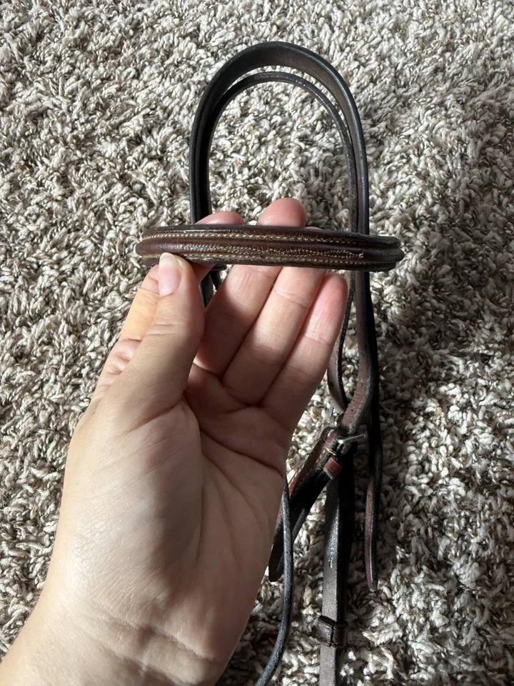 Brida inglesa escolar cuero marrón pony/cob talla (sin riendas) Foto 2 de 4