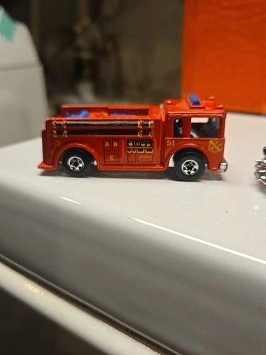HOT WHEELS - VINTAGE 1976 Mattel Fire Eater 51 Engine Truck 1:64 Scale Diecast