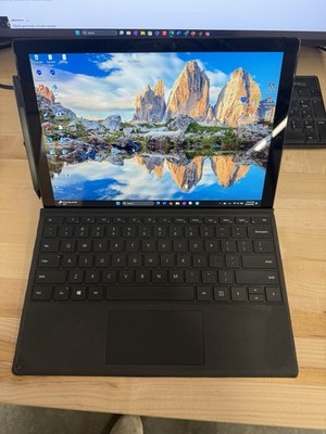 Microsoft Surface Pro 7 1866 Intel Core i7-1065G7 @1.3GHz | 16GB RAM |256GB SSD