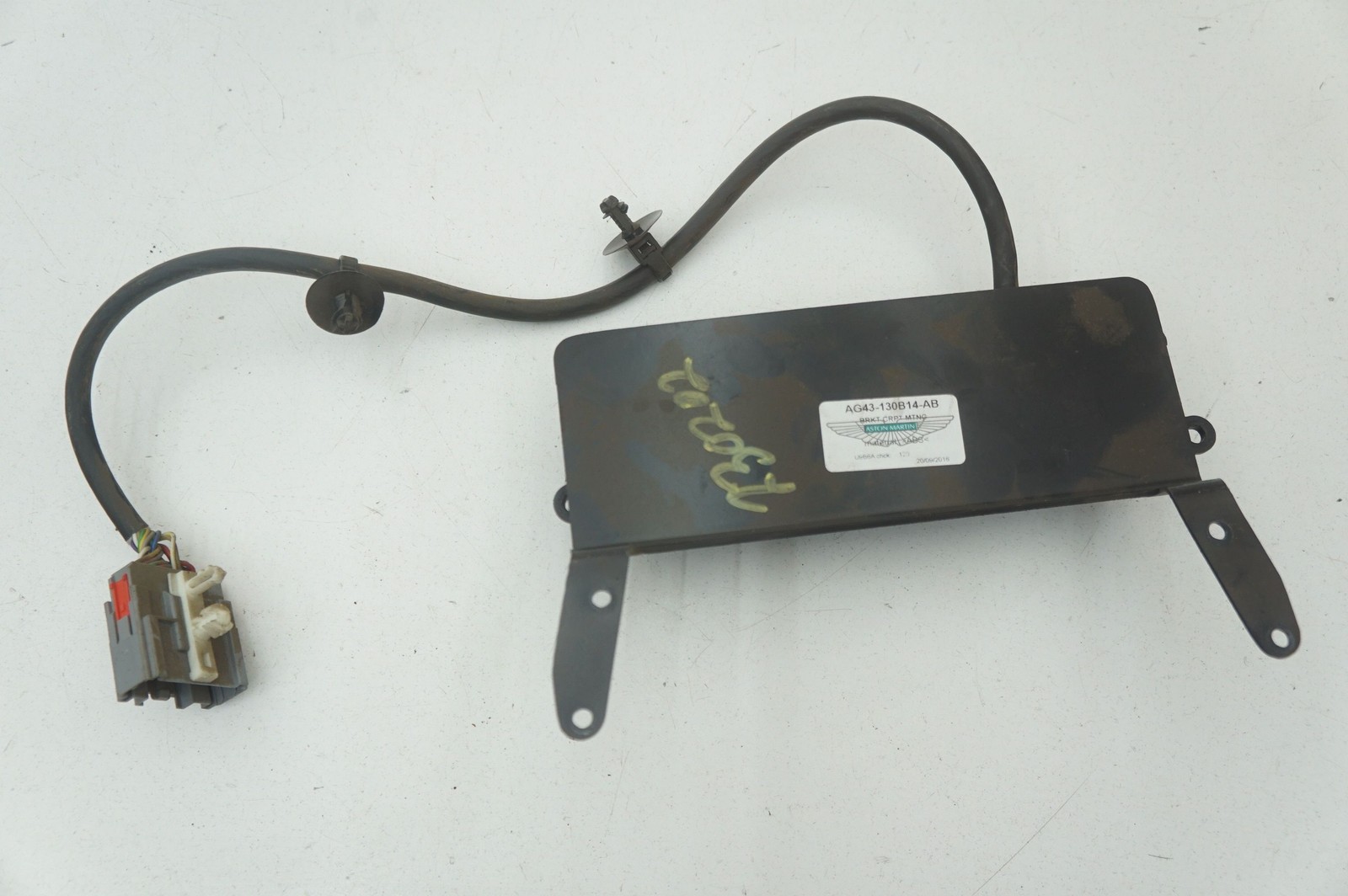 Aston Martin Vantage S 2017 Left Seat with guides P/N 7G4314B709AC