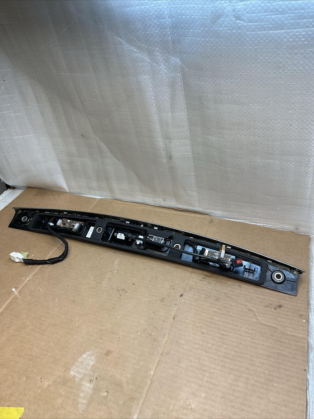 2014-2019 Maserati Quattroporte Rear Trunk Lid Grip Handle Molding Trim OEM
